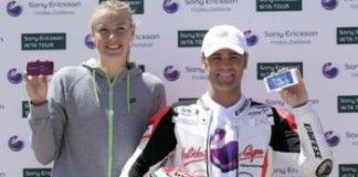El saque de María Sharapova más veloz que la moto de Fonsi Nieto sharapova_y_fonsi
