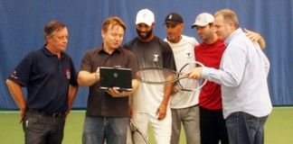 James Blake probando raquetas HEAD james_blake_visita_head
