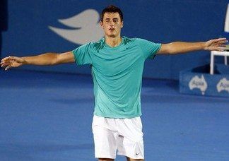 Bernard Tomic ficha por HEAD bernard tomic