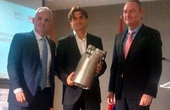 David Ferrer recibe el Premio Samaranch Ferrer recibe el Premio Samaranch