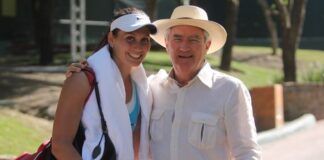 Jovana Jaksic vuelve a Monterrey Jovana Jaksic con el Director del Abierto GNP Seguros Hernán Garza Echavarria