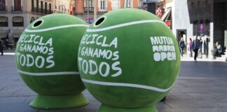Madrid invadido por pelotas de tenis gigantes Pelotas de tenis gigantes en Madrid