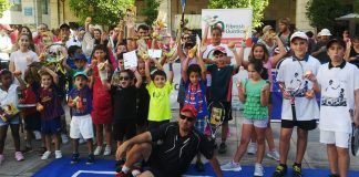 El Street Tennis saca 300 niños a praticar tenis en las calles de Alicante Street Tennis Alicante 2017