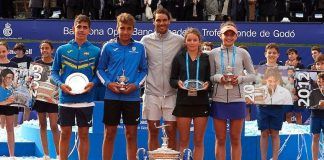 Los niños de la fábrica de los prados alargados éxito de los niños-as del torneo Longines en el Conde de Godó