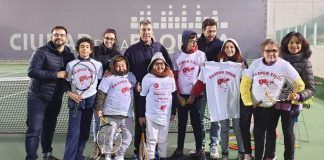 La Fundación Emilio Sánchez Vicario y ASION crean una Escuela de Tenis Adaptado Foto clases tenis adaptado Fundación Emilio Sanchez Vicario y Asion