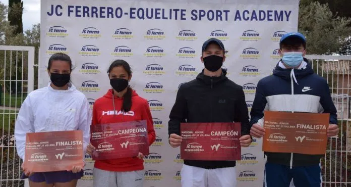 Finalistas y campeones ( María García Cid y Pijus Valtiekunas ) del Torneo Nacional Junior Juan Carlos Ferrero
