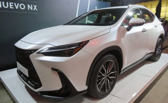 Lexus NX 450h+ protagonista en la Copa Davis