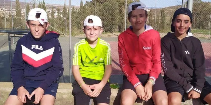 Jordi Fernández y Andrea Stanciu, campeones provinciales de tenis de categoría alevín