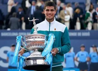 Carlos Alcaraz volvió a ganar el Conde de Godó pero esta vez de forma absoluta Carlos Alcaraz con el Trofeo del Godó 2022