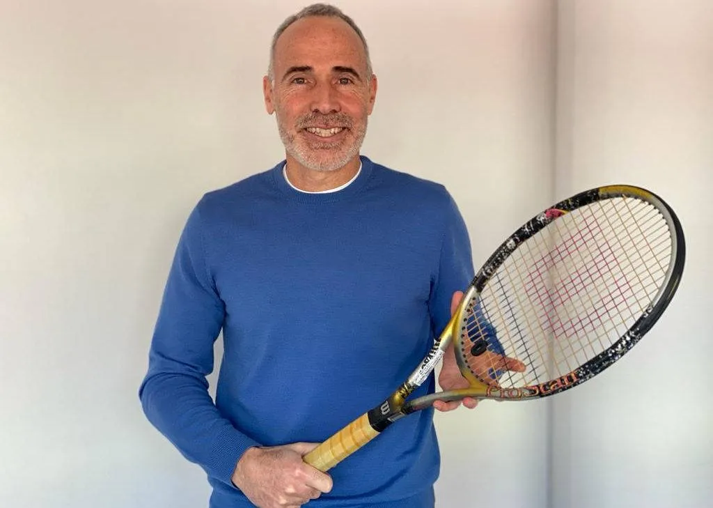 Alex Corretja con raqueta Wilson