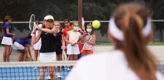 El BBVA Open Internacional de Valencia permitirá jugar al tenis en la plaza del Ayuntamiento BBVA Open internacional de Valencia permitirá jugar al tenis en la plaza del ayuntamiento e impartirá talleres de sostenibilidad