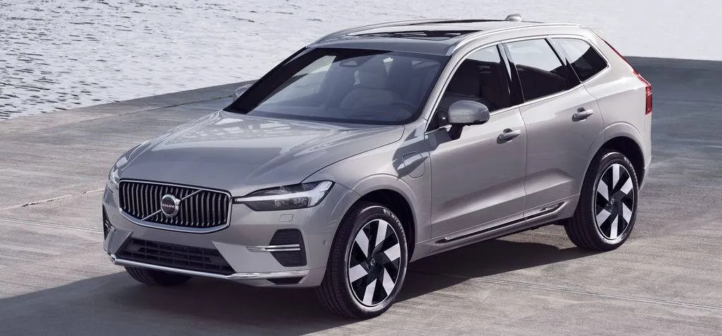 Volvo XC60 Recharge T8 Silver Dawn