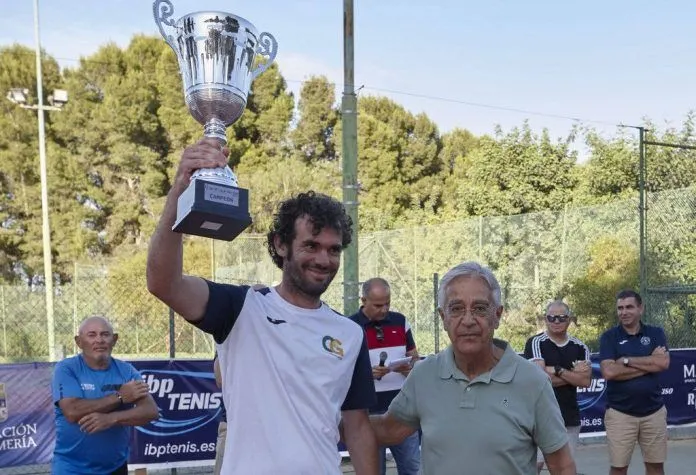Carlos García Villanueva, ganador del XLII Open Nacional de Albox de tenis