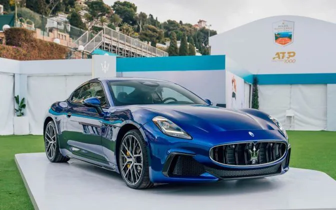 Autom&oacute;viles y tenis, Maserati Gran Turismo
