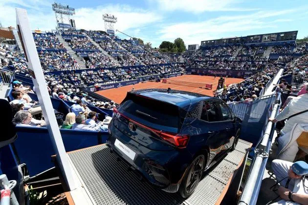 Autom&oacute;viles y tenis Cupra motor
