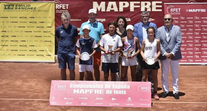 Rafael García y Sofia Tatu vencen en el Campeonato de España Tenis Alevín