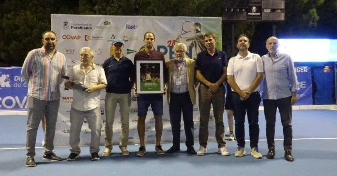 Homenaje Adrián Menéndez