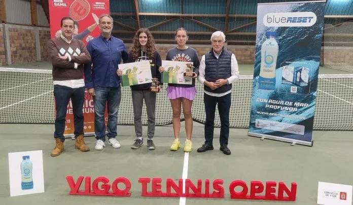 Vigo Tennis Open Cadete 2023 - Foto de la entrega de trofeos final femenina.