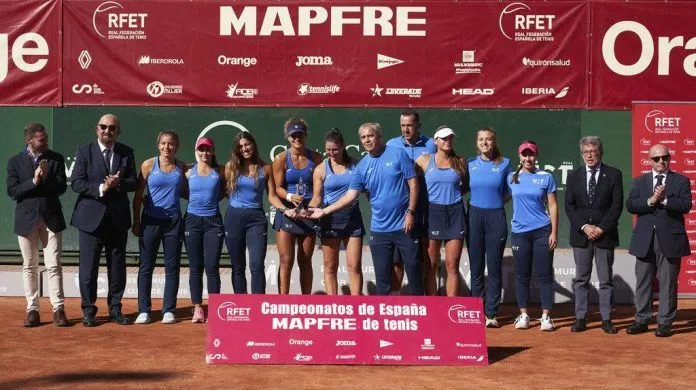 Real Murcia CT 1919 gana su primer título de España de tenis femenino