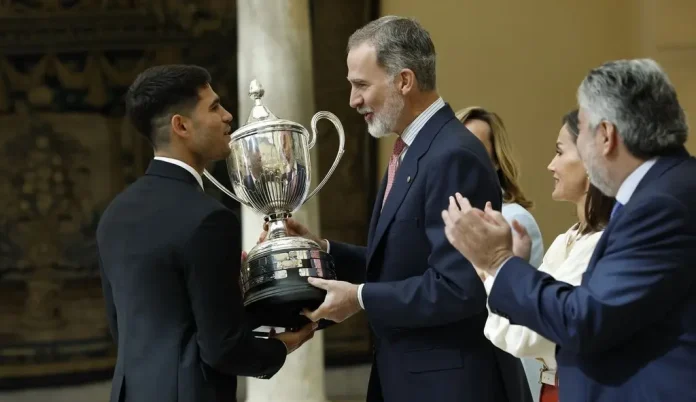Carlos Alcaraz recibió el Premio Rey Felipe al mejor deportista español del año 2022
