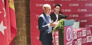 Joaquín Molpeceres recibe un emotivo homenaje por su trayectoria en el tenis Joaquín Molpeceres recibe un emotivo homenaje por su trayectoria en el tenis