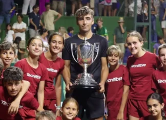 Dani Mérida levantó la 99ª Copa del Rey de Huelva tras superar a Thiem y a Fognini Dani Mérida conquista la 99ª Copa del Rey de Tenis en Huelva