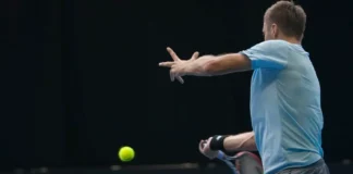 Error mental #7 en tenis. Rompe las Barreras Mentales en el Tenis: Cómo Ignorar las Opiniones y Potenciar tu Juego errores no forzados en el tenis