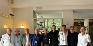 Atractiva convocatoria del coleccionismo en un nuevo club centenario de España Conferencia de historia del tenis en CT Valencia
