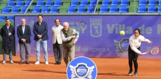 El ITF W100 Villa de Madrid arranca con un saque de honor intergeneracional y una rueda de prensa inspiradora Saque honor ITF W100 Villa de Madrid