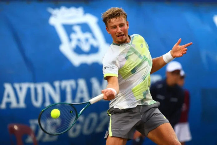Edas Butvilas en Torneo BDO Tenis Playa Luanco 2025
