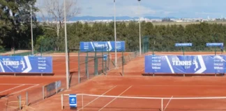 Blue Tennis Cup 2025: Zaragoza acoge la última parada del circuito juvenil Pistas de tierra batida cubiertas del Real Zaragoza Club de Tenis preparadas para el ITF Sénior MT400.