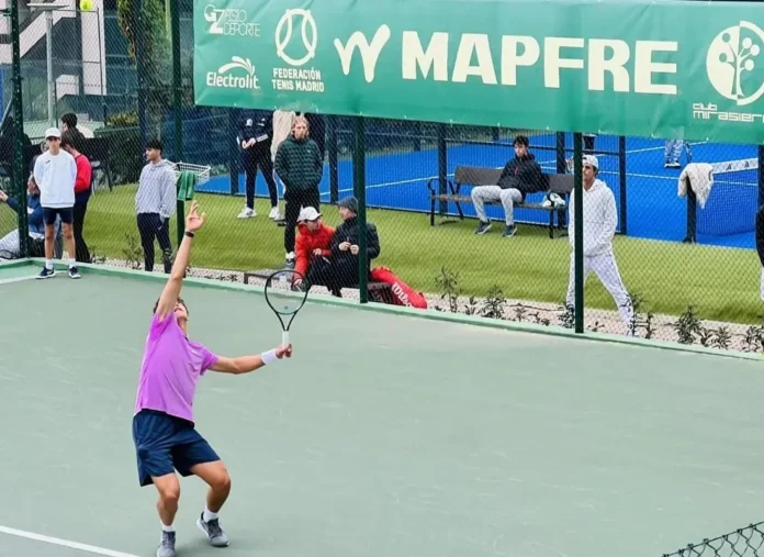 Tenista ITF M15 Mirasierra en pista rápida