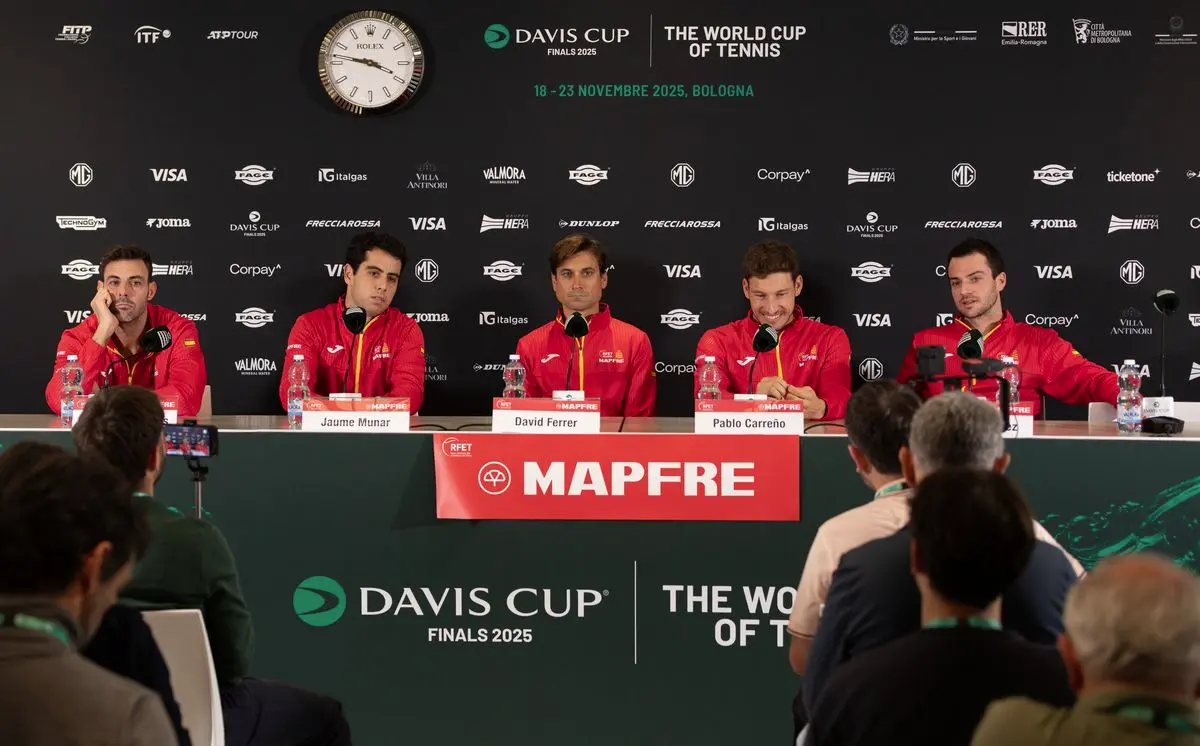 BoloniaDavid Ferrer habla ante los medios antes del debut en la Final 8