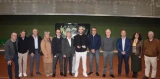 Carlos Alcaraz recibe la Insignia de Oro del Real Murcia Club de Tenis 1919 Carlos Alcaraz recibe la Insignia de Oro del Real Murcia Club de Tenis 1919