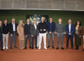 Carlos Alcaraz recibe la Insignia de Oro del Real Murcia Club de Tenis 1919 Carlos Alcaraz recibe la Insignia de Oro del Real Murcia Club de Tenis 1919