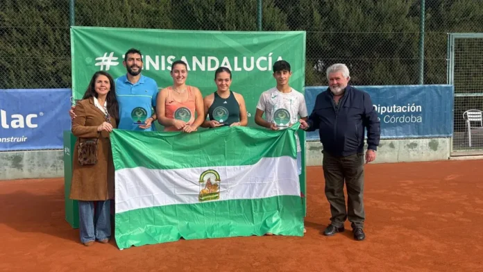 Lorena Solar y Alejandro López posan como campeones del Andalucía Absoluto 2025 en Córdoba