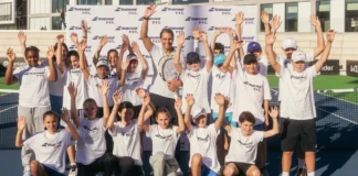 Rafa Nadal sorprende a los finalistas de la Babolat Cup 2025 en la Rafa Nadal Academy Rafa Nadal con inalistas del Masters Final de la Babolat Cup 2025