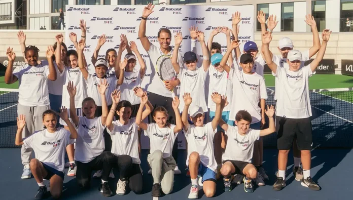 Rafa Nadal con inalistas del Masters Final de la Babolat Cup 2025