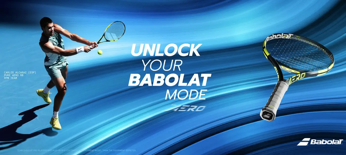 Carlos Alcaraz usando la Babolat Pure Aero en competición