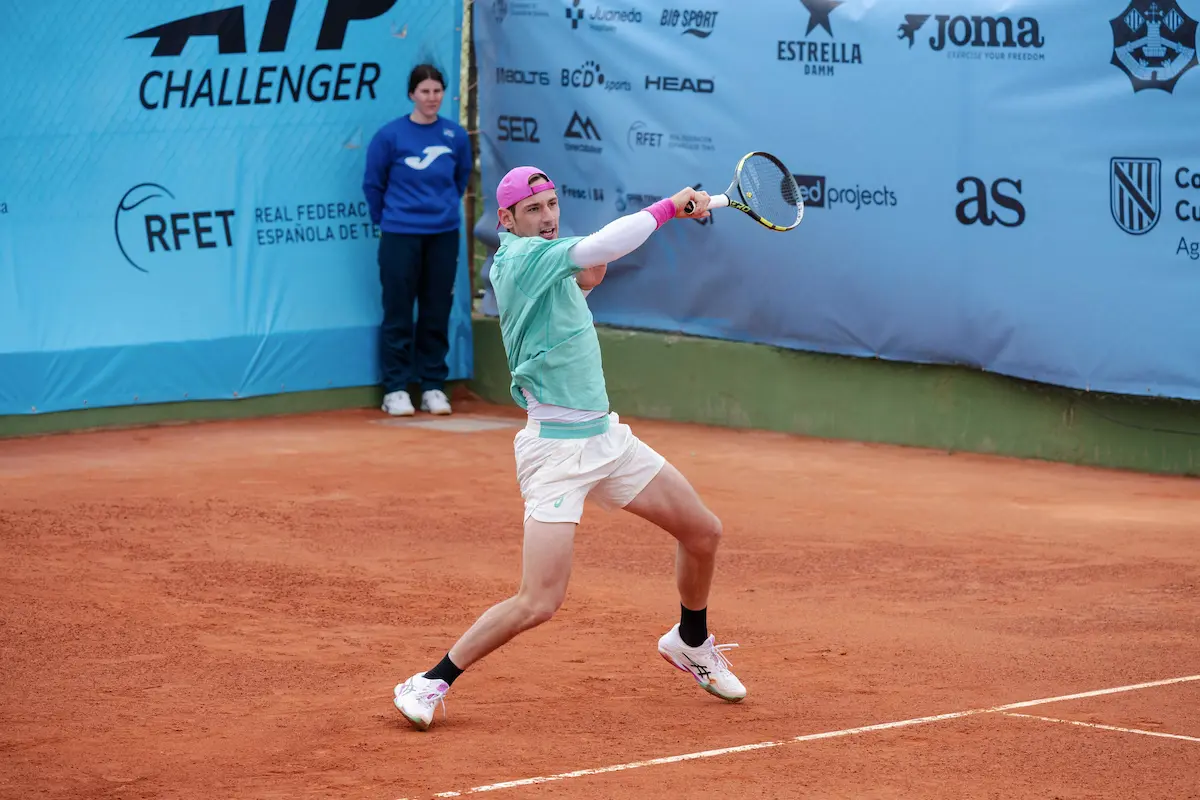 Valentin Royer durante su partido en el Open Menorca Challenger 2026