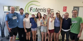 Francia sub 14 se prepara para la tierra en Sevilla Jugadoras del equipo sub 14 de la Federación Francesa de Tenis en el CTT Blas Infante de Sevilla