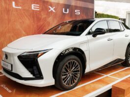 RZ 500e: el lujo de una dirección única Lexus RZ 500e Direct4 en el Barcelona Open Banc Sabadell