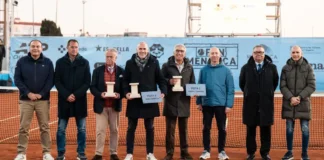 El Open Menorca homenajea a Manuel Orantes y Alex Corretja en una emotiva ceremonia Manuel Orantes y Alex Corretja homenaje Open Menorca Challenger