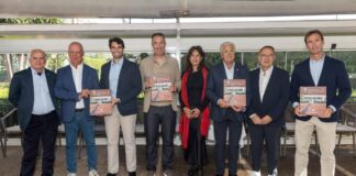 David Castelló y el Club de Tenis Valencia presentaron Historia de la Copa Faulconbridge David Castelló durante la presentación del libro Historia de la Copa Faulconbridge en el Club de Tenis Valencia