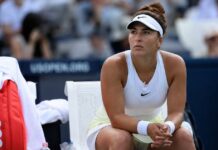 Tararear en tenis: la técnica mental que reduce la presión en pista Tenista regulando la tensión mental durante un partido