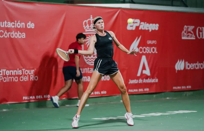 Eva Vedder avanza a segunda ronda en Palma del Río Eva Vedder durante su partido de primera ronda en el Open Diputación Ciudad de Palma del Río 2026