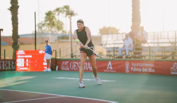 Eva Vedder en su partido de clasificación para las semifinales del Open Diputación Ciudad de Palma del Río 2026.