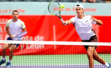 Alejo Sánchez y Benjamín Winter se estrenaron con doble éxito en el ATP Challenger Tour Alejo Sánchez y Benjamín Winter en acción durante el Open El Espinar 2026