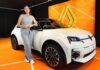 Muguruza celebró el décimo aniversario de su Roland Garros con un rombo cromado Garbiñe Muguruza durante su presentación como nueva embajadora de Renault España en el décimo aniversario de su título de Roland Garros.