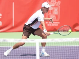 Pavlovic-Smith y Martineau-Crawford, semifinales en El Espinar Oliver Crawford durante su partido de cuartos de final del Open Castilla y León Villa de El Espinar